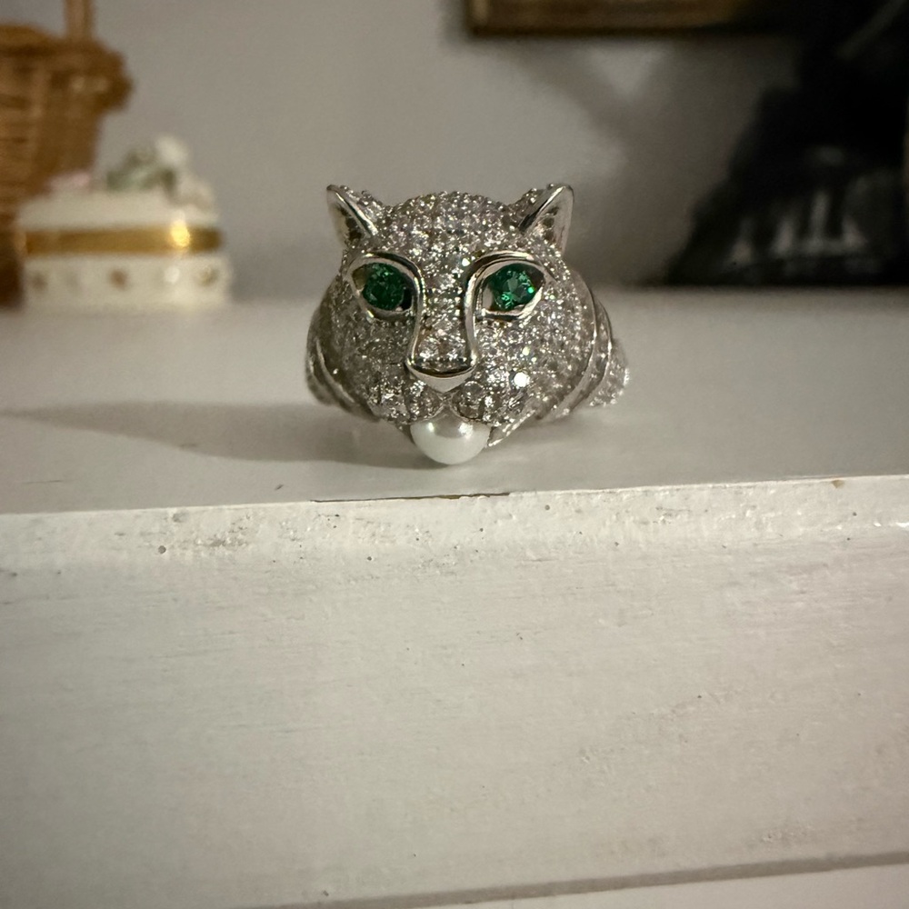 Cat feline CZ diamond and Emerald sterling silver ring